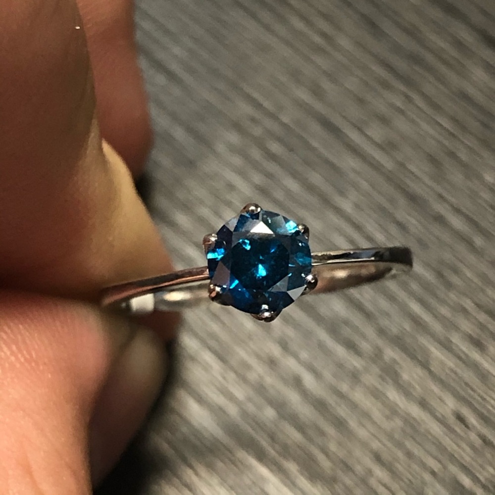 14k solitaire 0.7ct diamond ring size 6